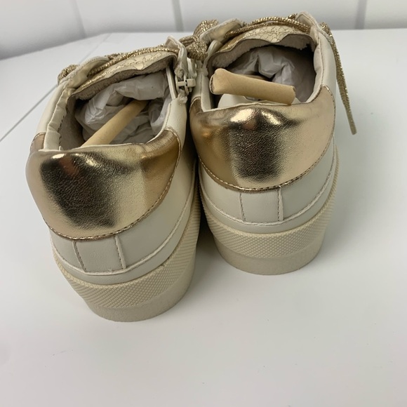 NEW DV Dolce Vita Peeka Girl's Size 5 Sneaker Gold Slip On - Picture 5 of 10